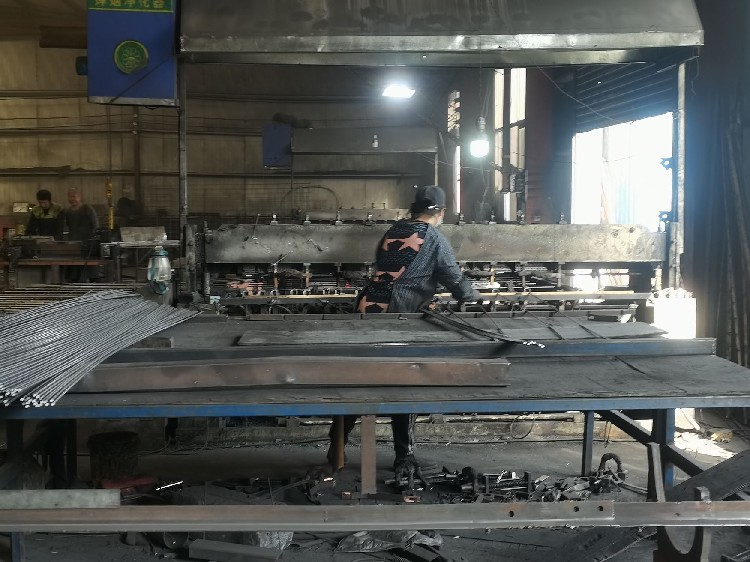 中国石油申请冷加工圆形铣刀机械割缝筛管专利很大程度上提高了防